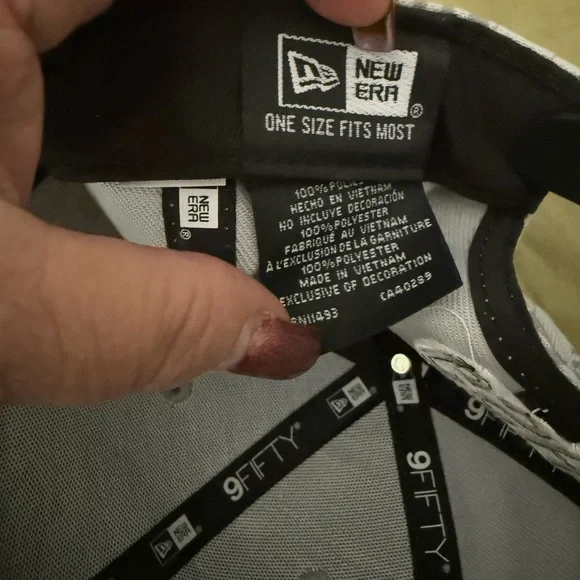 NFL Bears Gray and Black Cap - Picture 8 of 10